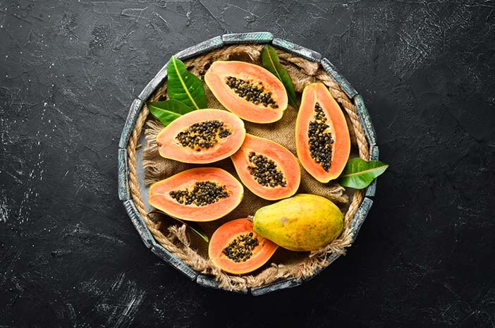 Manfaat daun pepaya untuk mengatasi sembelit